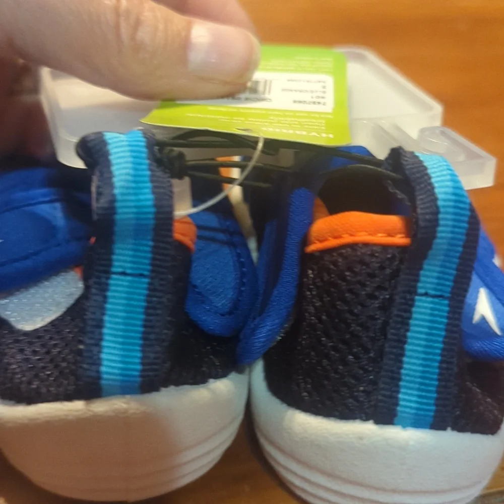 NWT‎ Speedo little boys water shoes size 5-6